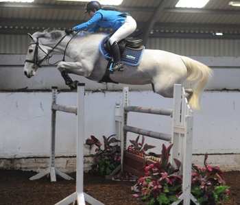 Lisa Jones from South Yorkshire wins The Champagne Cave Winter Grades B & C Qualifier at SouthView Equestrian Centre